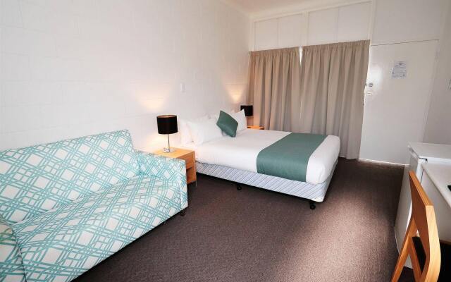Q Express Motel