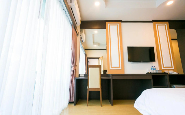 Swan Lake Hotel Sattahip