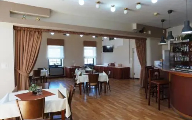 Hotel Restauracja Varia