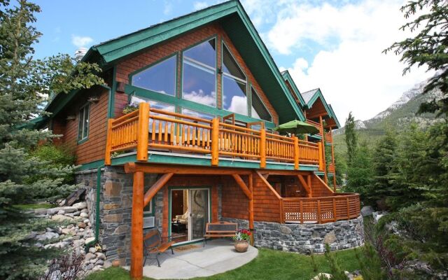 A Bear and Bison Inn