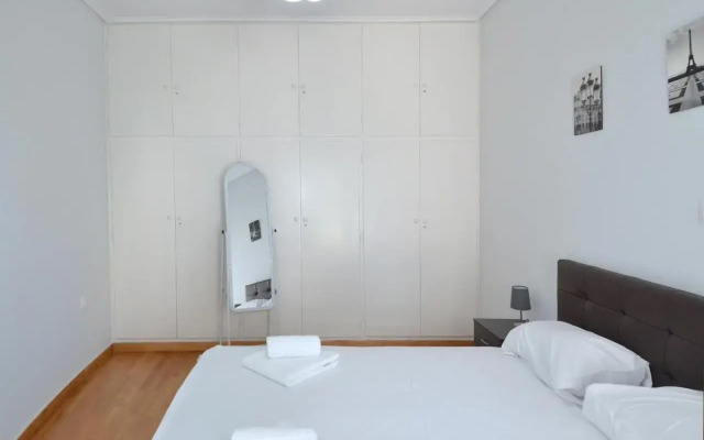 A spacious minimal apatment at Chalandri