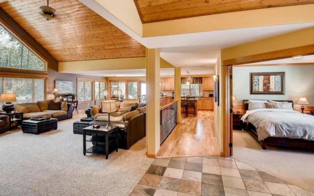 Evergreen Mountain Lodge