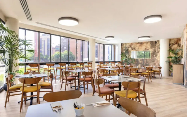 Holiday Inn Madrid-piramides