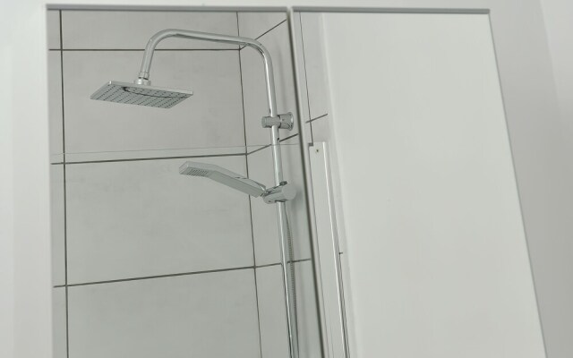 Select Serviced Accommodation - Canal Walk
