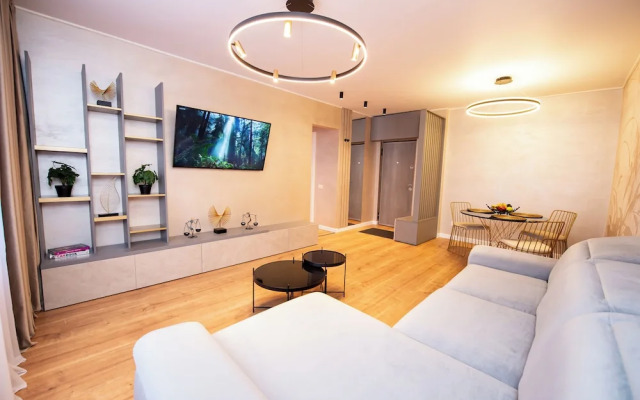Sakura - One Bedroom Apartment - Next to Victoria Avenue and Cismigiu Park