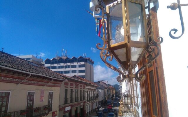 Felicia Hotel & Suites