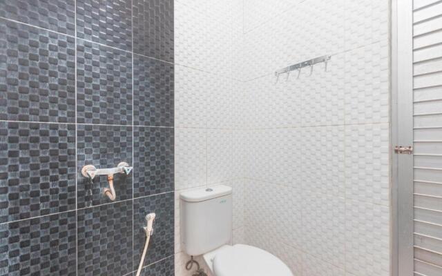 RedDoorz near Universitas Esa Unggul Bekasi Harapan Indah