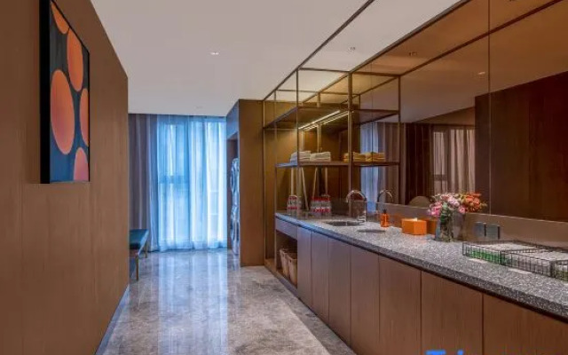 Orange Hotel (Nanjing Zhongyangmen Jianning Road)