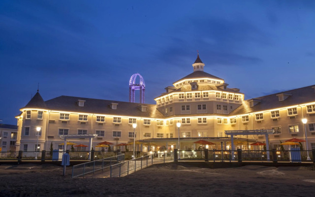 Cedar Point's Hotel Breakers