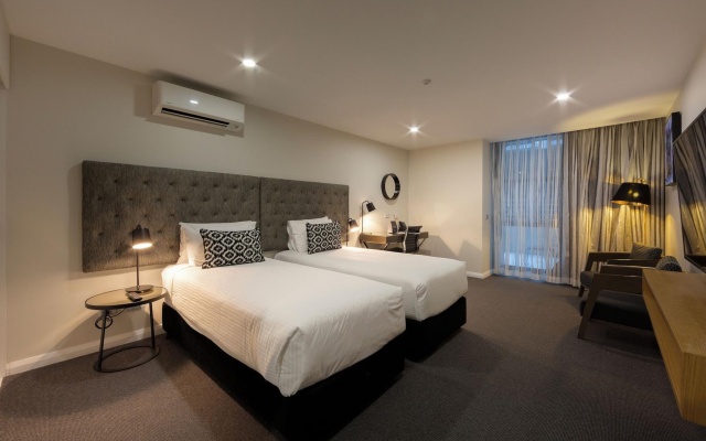 Avenue Hotel Canberra