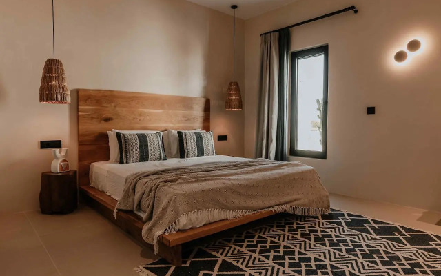 Ostrako Beachside Suites