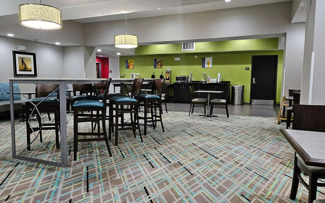 Ramada by Wyndham Burkburnett / Wichita Falls