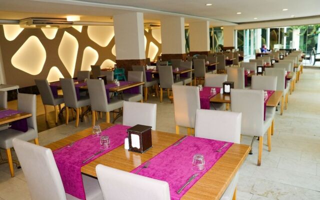 Grand Akca Hotel