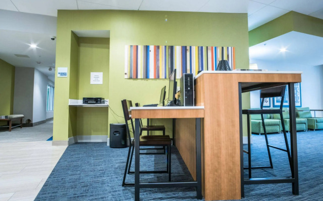 Holiday Inn Express & Suites Kingston-Ulster