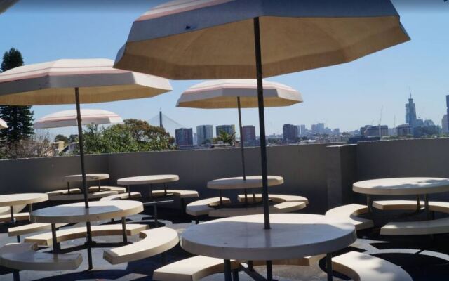 Rooftop Travellers lodge