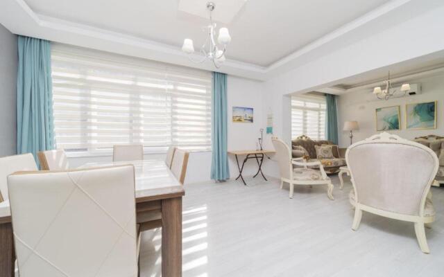 Central Flat Near Seaside In Antalya Muratpasa