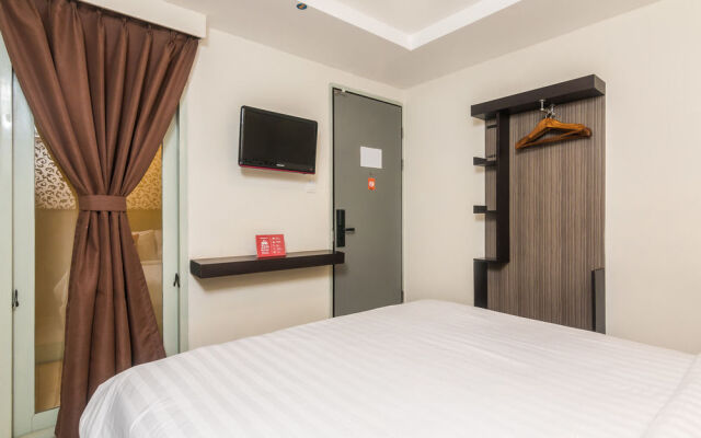 ZEN Rooms Kuta Sentral Parkir 2