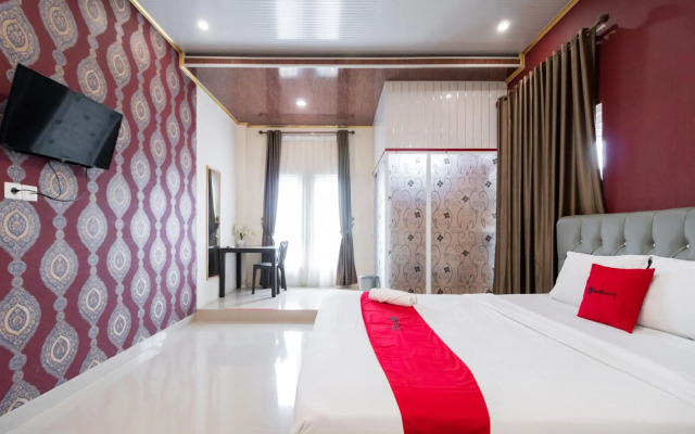 OYO 1648 Penginapan Three Joye
