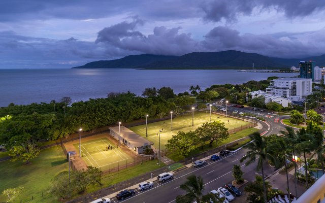 Rydges Esplanade Resort Cairns