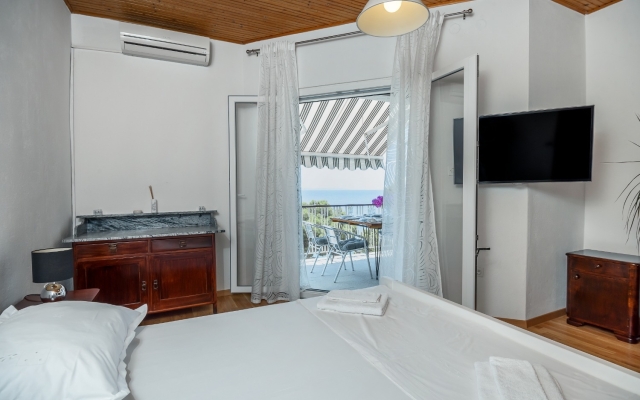 Apartment Milica - sea view : A2 Krilo Jesenice, Riviera Omis