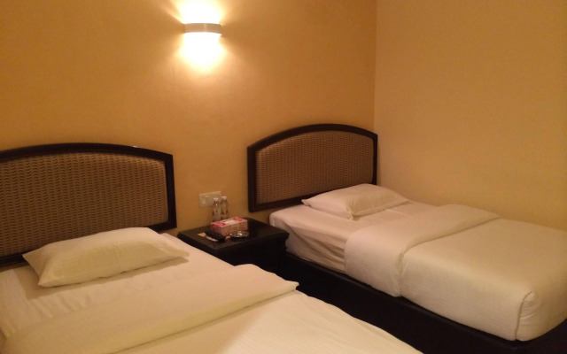OYO 635 Seven Days Hotel