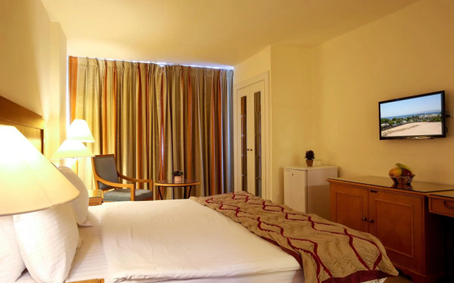 Mina Hotel