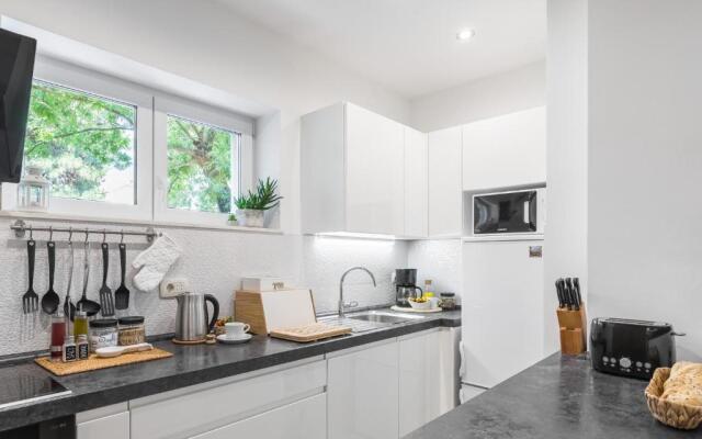 Top Location Apartment "Park"