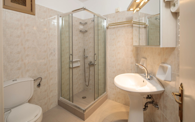 Proteas Hotel & Suites