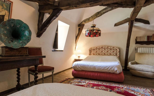 Ritzy Mansion in Sourzac With Tennis Court, Pool & Gym