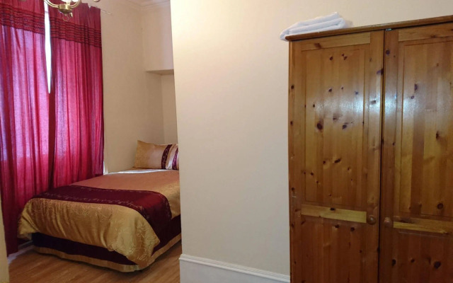 Dee Hotel