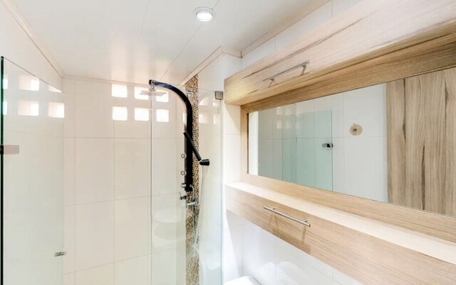 Comfortable city studio with balcony 810