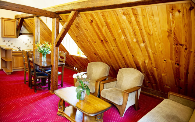 Hotel Dworek Wapionka