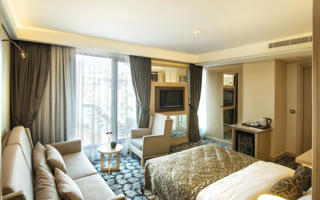 The Conforium Hotel
