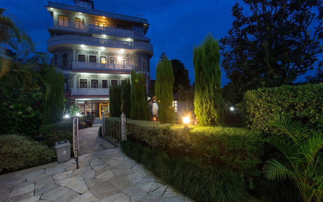 Hotel Peninsula
