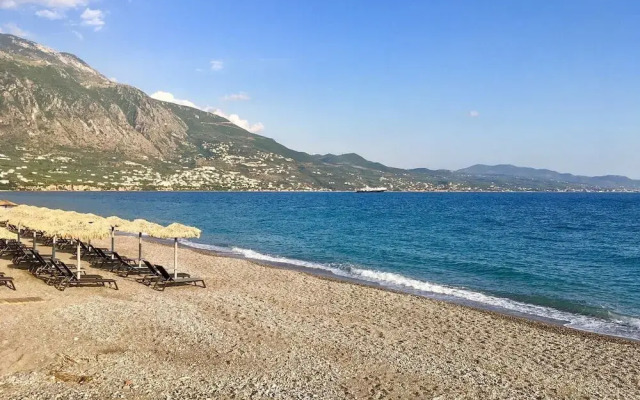 Stylish Seaside Home - Fully Equipped big Terrace