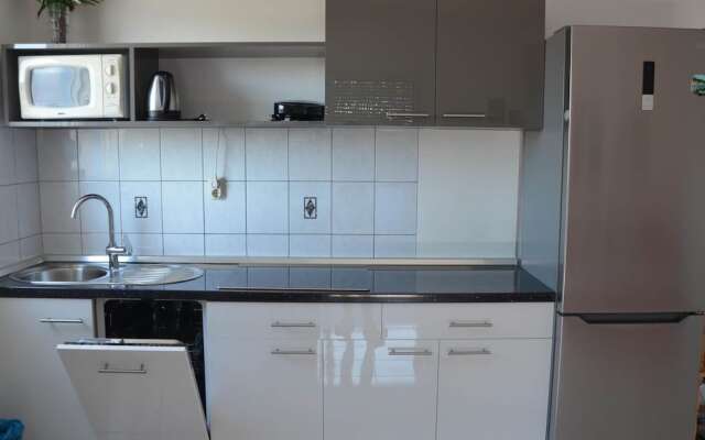 Lovely Apartment in Mandre With Barbecue