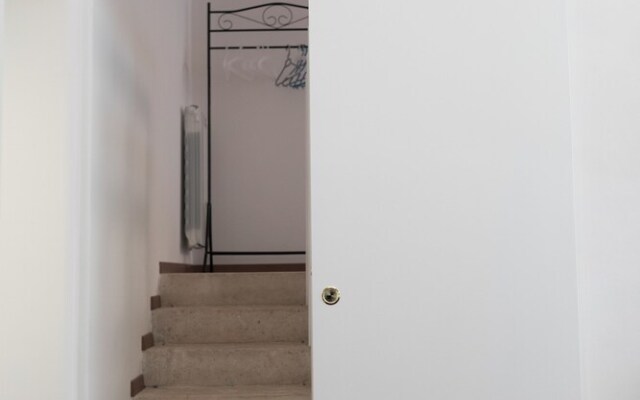 Piazzetta Cornelia Romana