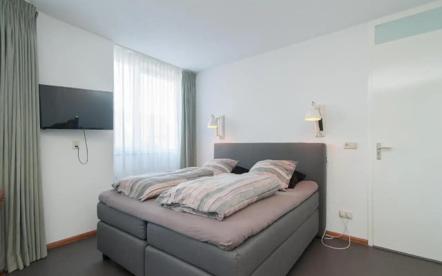 Holiday Home With Balcony in Callanstoog