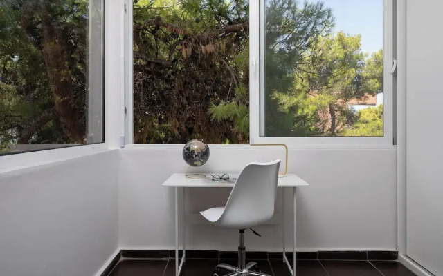 Relux Sea View 2BD Apartment by BluPine