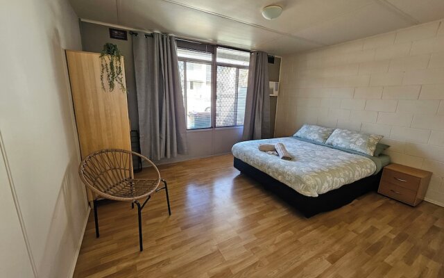 4B Kambalda Apartment