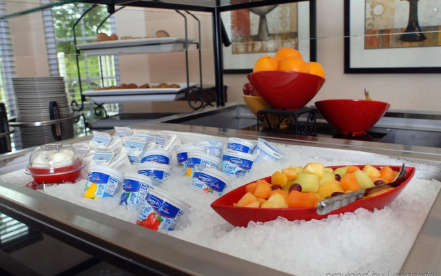 Staybridge Suites Philadelphia Valley Forge 422 by IHG