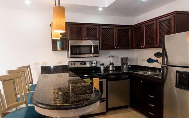 Newly Remodeled Ground Floor Sea Side Apartment