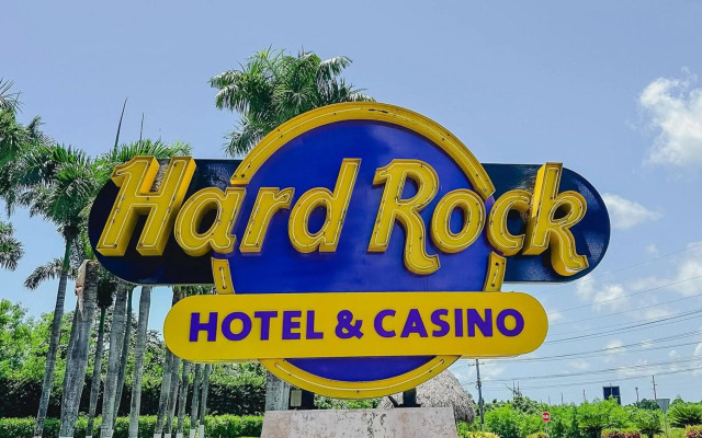 Relax Apto Pool And Golf View in Cana Pearl