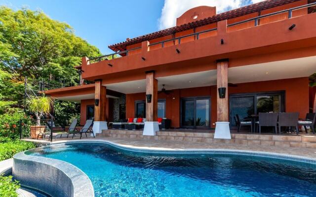 3-bedroom villa with pool - party deck and sweeping ocean views