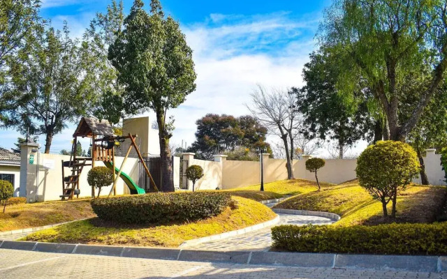 3-bedroom Luxury Apartment
