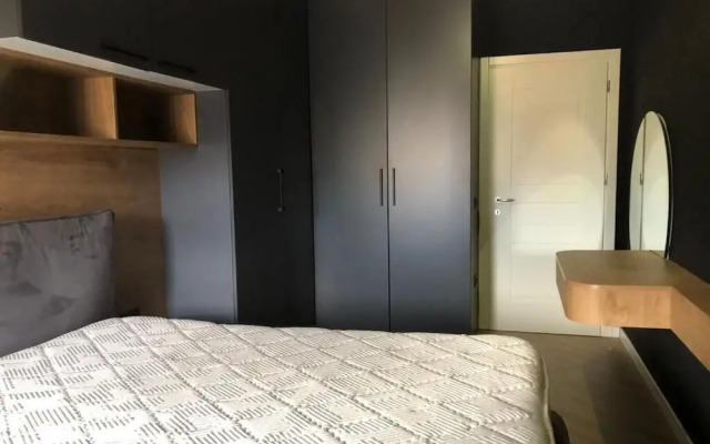 Tirent Apartment Komuna Parisit 1