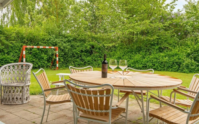 6 Person Holiday Home in Juelsminde