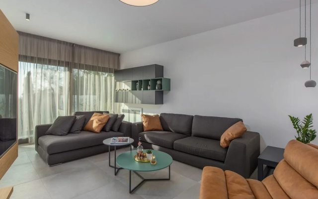 Modern Luxurious Villa With Sauna, Jacuzzi and Private Swimming Pool Near Porec - Villas_and_Bungalows in Porec - Photo 3