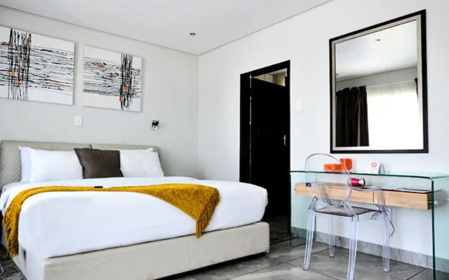 ANEW Hotel & Convention Centre OR Tambo