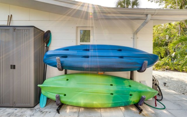 Osprey Vacation Rental w/ Kayaks: 4 Mi to Beach!